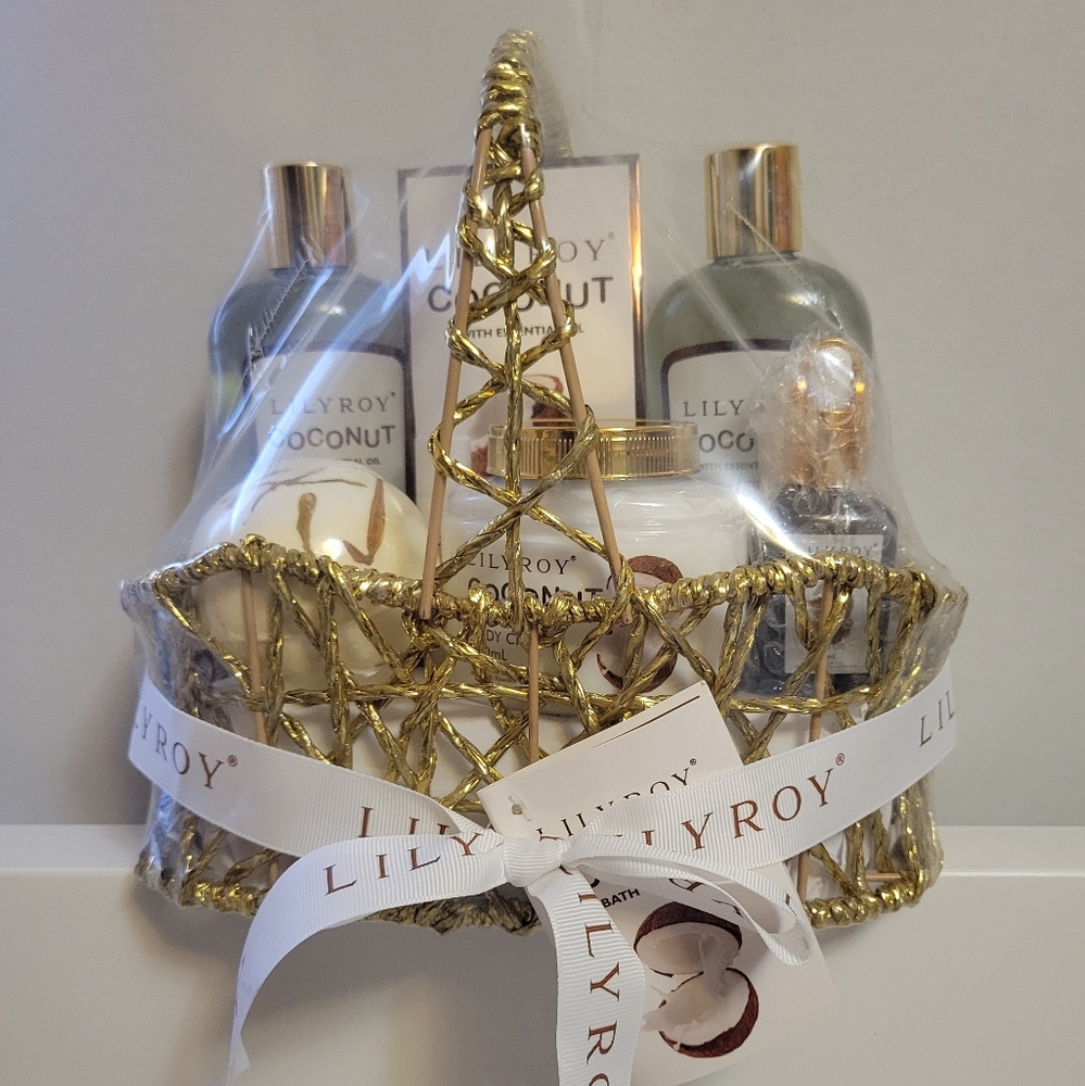 Lily Roy Coconut Bath Gift Set